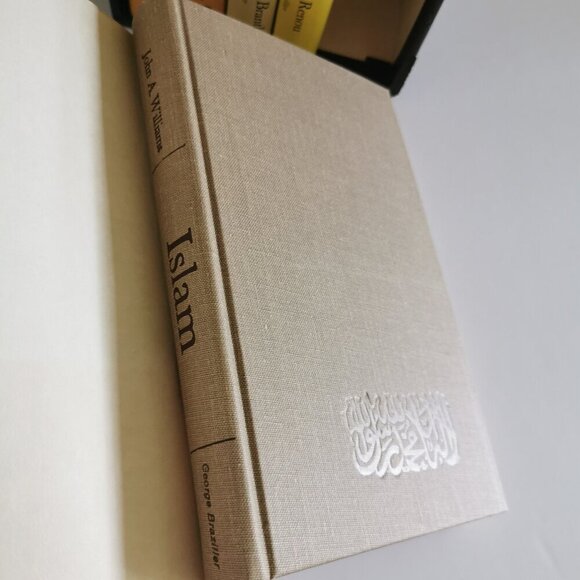 1960s Box Set of 5 Religious Books Vintage Hardcover Islam Catholicism Hinduism - Picture 4 of 11